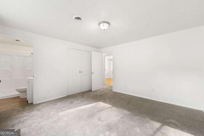 Building Photo - 1069 Martin Rd