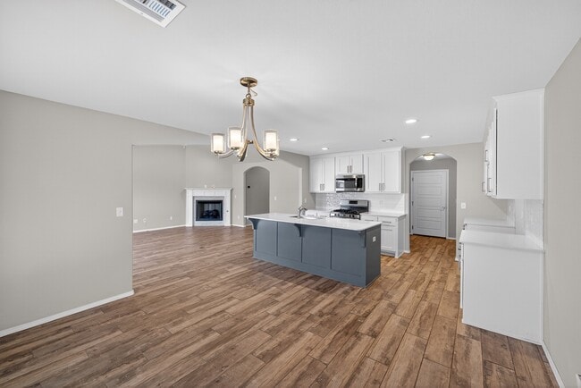 Building Photo - 4018 S 14th Pl