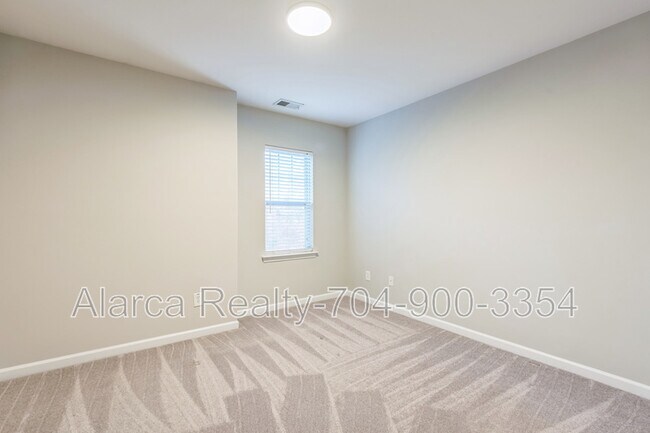 Building Photo - 2901 Meherrin Ct