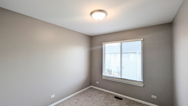 Building Photo - 14527 Patriot Square Dr E