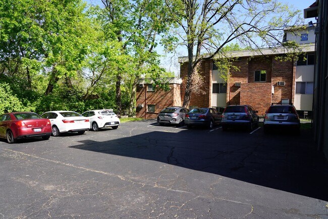 Building Photo - 3027 Clifton Ave