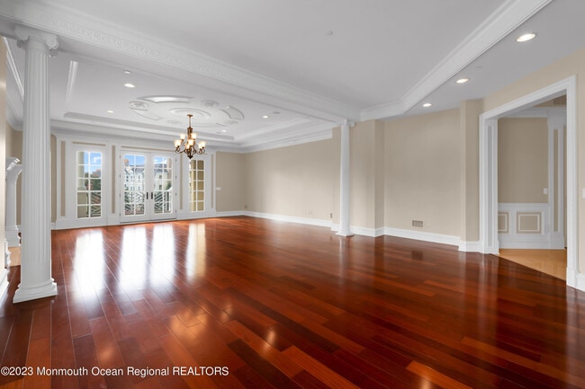 Building Photo - 131 Oval Rd