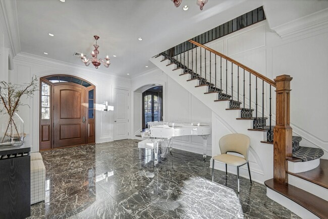 Building Photo - 373 Hardenburgh Ave