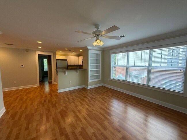 Building Photo - 1615 Elmwood Ct