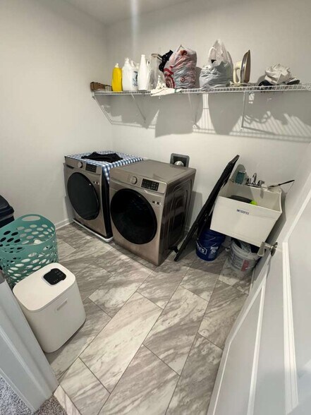 Building Photo - 23828 Pine Valley Dr