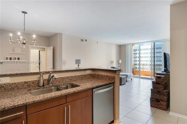 Building Photo - 2080 S Ocean Dr