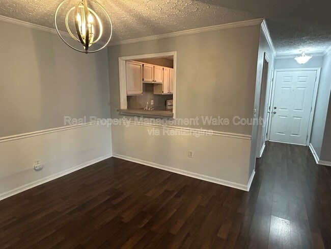 Building Photo - 203 Autumn Chase Dr