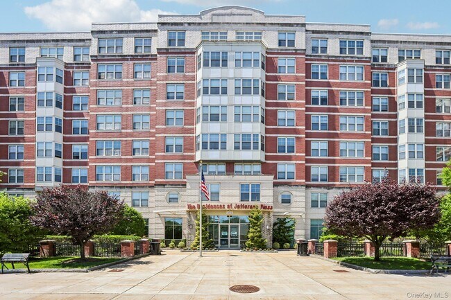 Building Photo - 300 Mamaroneck Ave