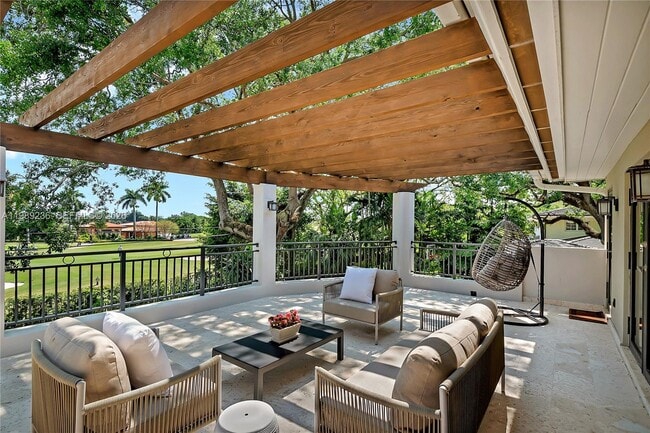 Building Photo - 3425 Alhambra Cir