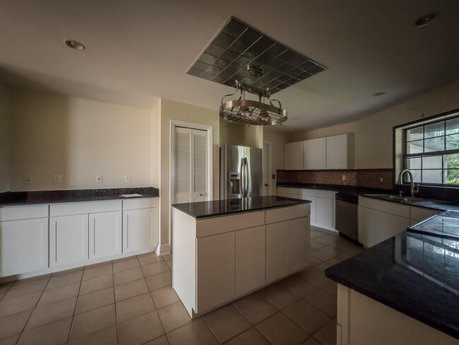 Building Photo - 8072 SW 54th Ct