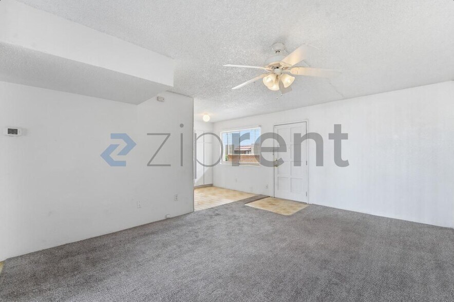 Building Photo - 4950 N Miller Rd