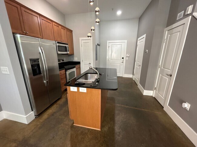Building Photo - 1 Bed | 1.5 Bath Downtown Raleigh Condo - ...