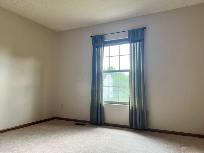 Building Photo - 758 N Starr Dr