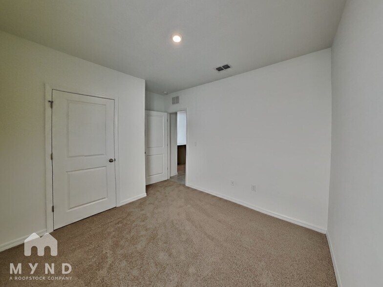 Building Photo - 6975 Faben Ln