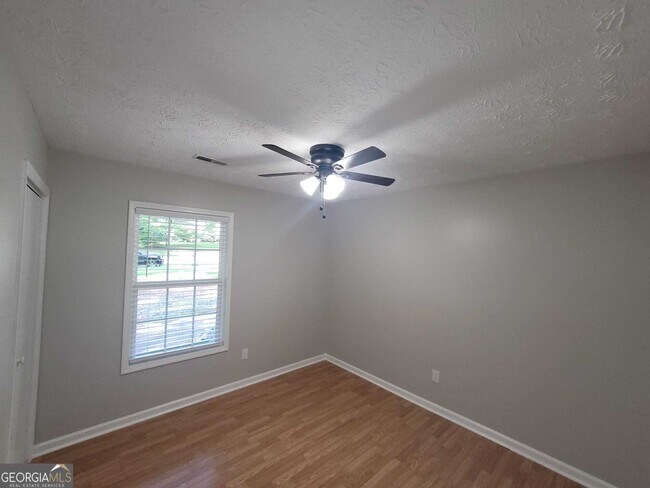 Building Photo - 235 Winona Dr