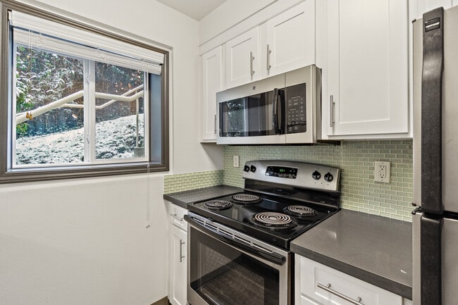Building Photo - 5001 38th Ave SW