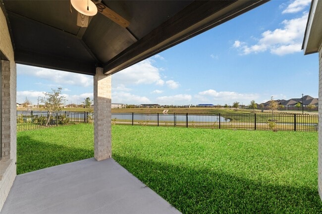 Building Photo - 720 Lake Lacosta Dr