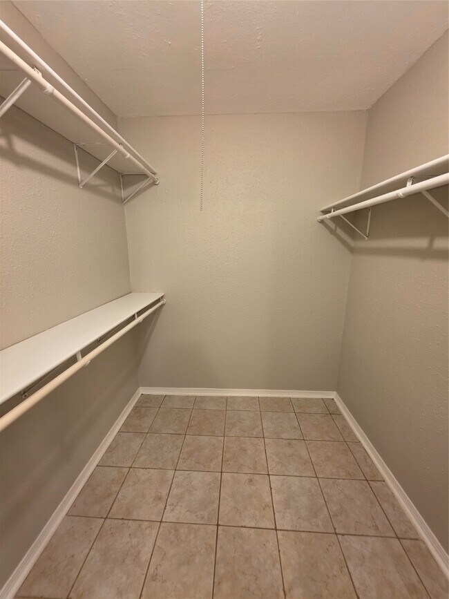 Building Photo - 419 Gleneagles Dr