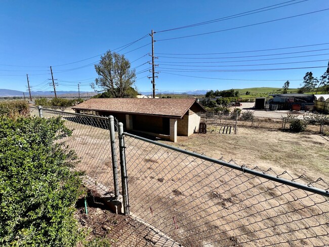 Building Photo - Norco Horse Property