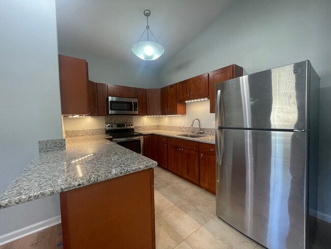 Building Photo - SINGLE LEVEL ONE BEDROOM DUPLEX UNIT IN KAILUA