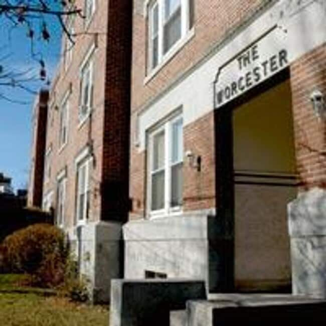 Building Photo - Awesome three bedroom apartment in Allston