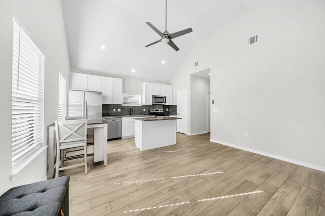 Building Photo - 16606 E Forrestal St