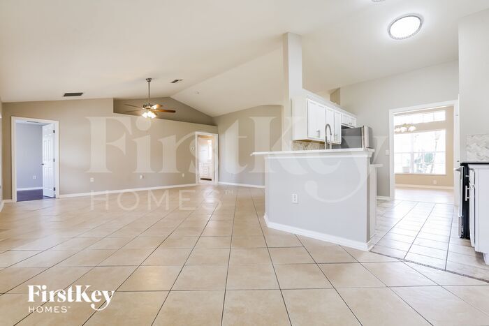 Building Photo - 3811 Trenton Ln