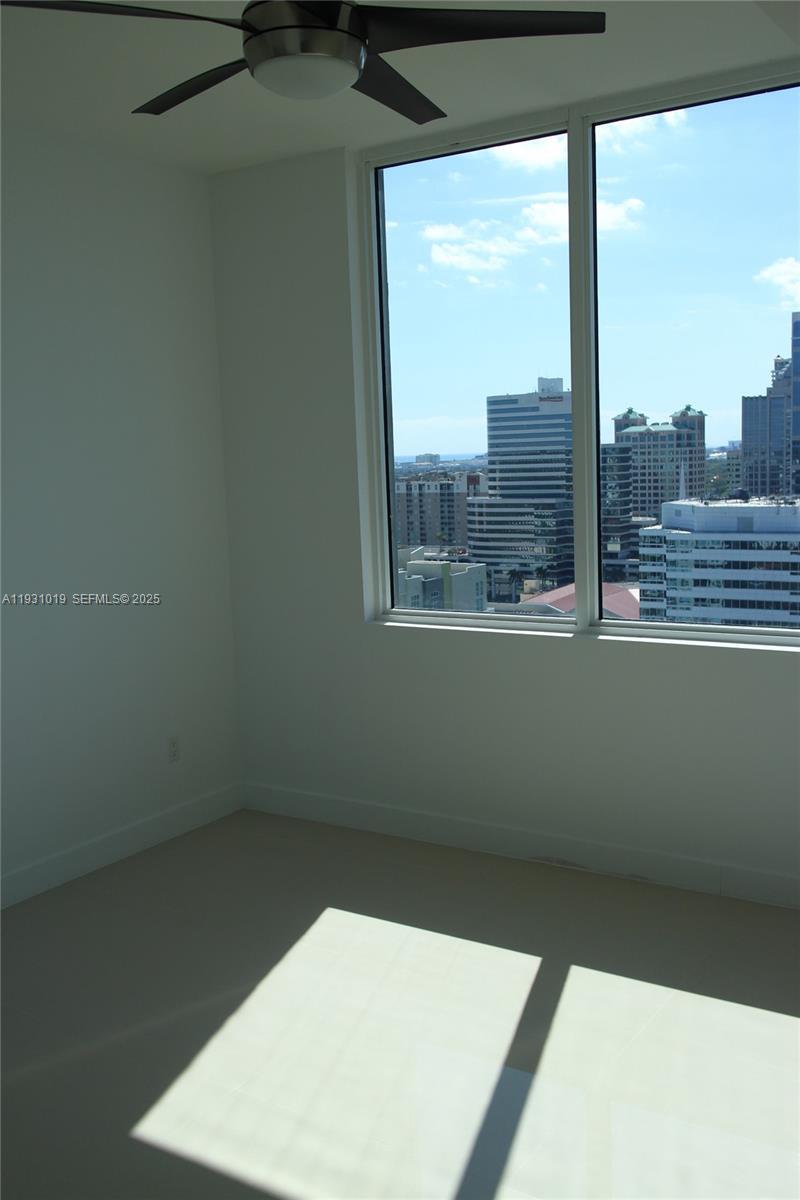 Building Photo - 315 NE 3rd Ave