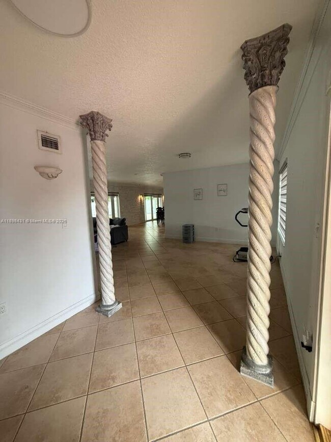 Building Photo - 8700 SW 19th Terrace