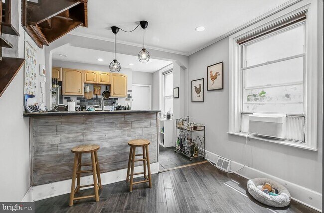 Building Photo - 2567 Kern St