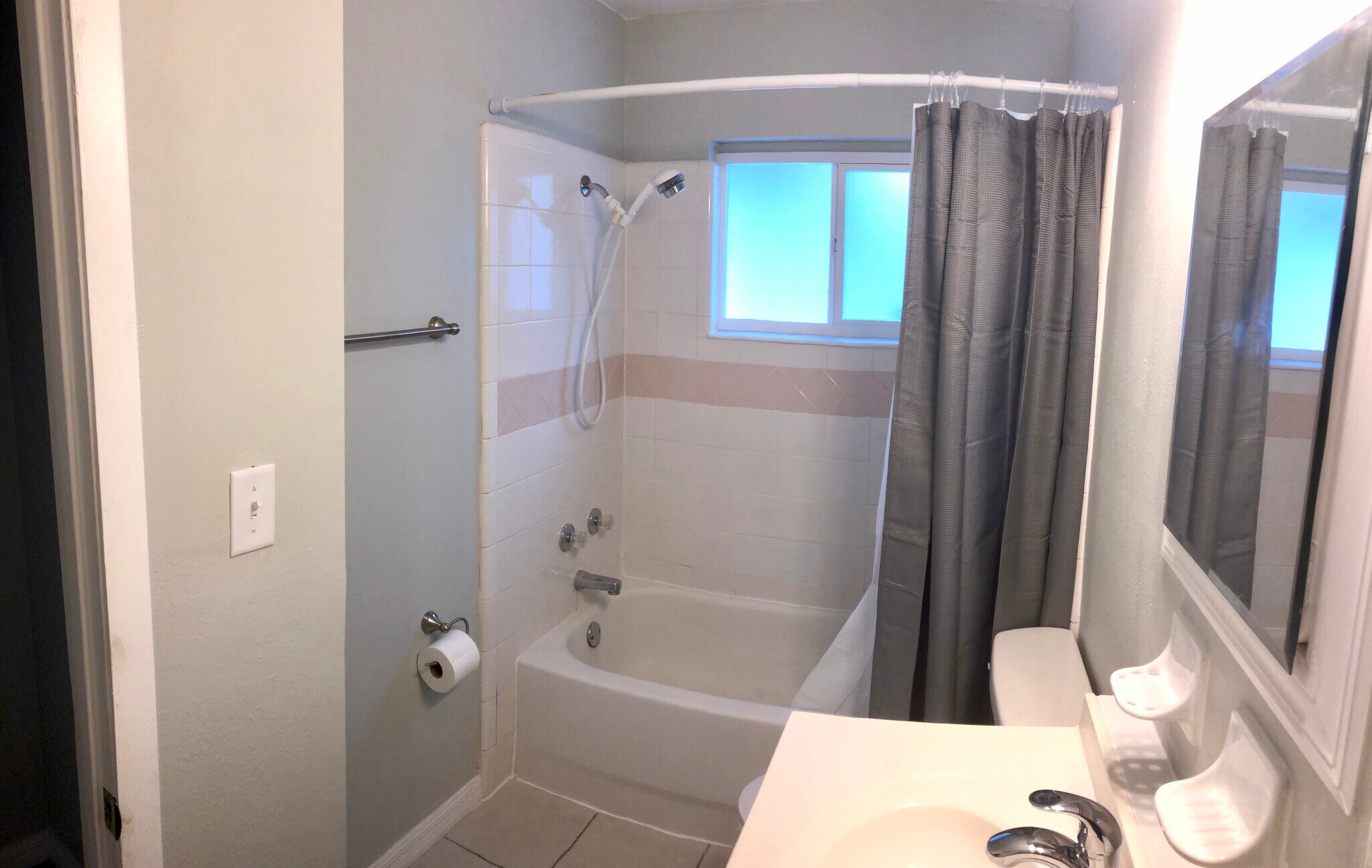 Building Photo - 9803 N Aster Ave