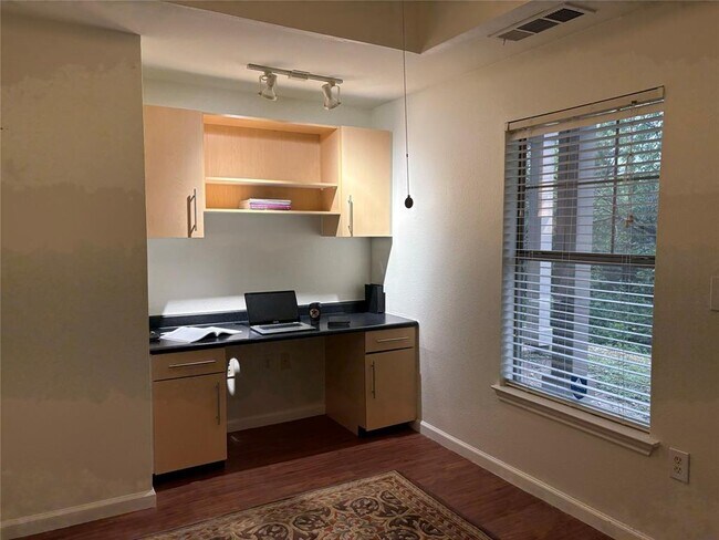 Building Photo - 11203 Ranch Rd 2222