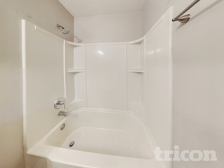 Building Photo - 1485 Bluestem Dr