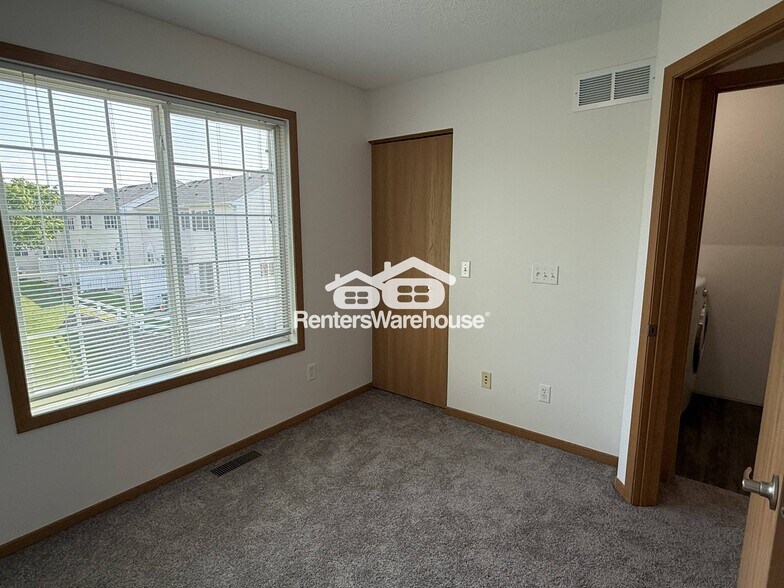 Building Photo - 15573 Flight Way
