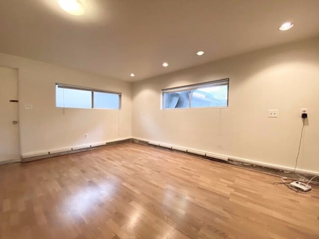 Building Photo - 1810 Pacific Ave