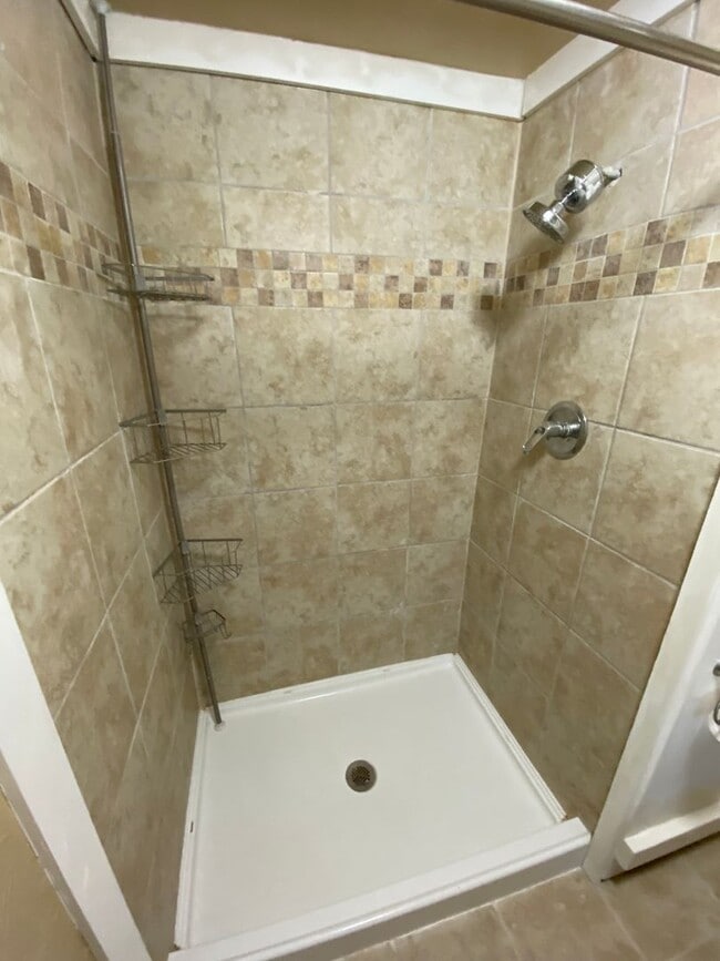 Building Photo - (1-2) Bed in Blanchard w/ Storm Shelter! A...