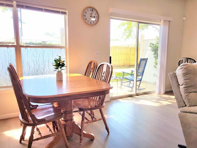 Building Photo - 5260 Collins Rd