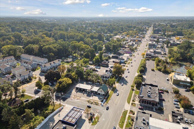 Building Photo - 525 Jenny Wy