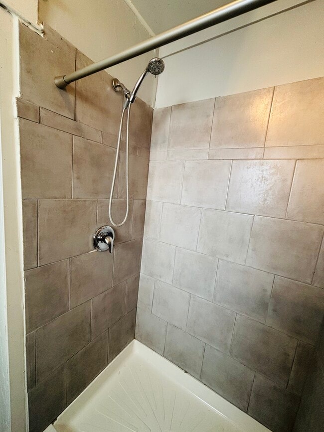 Building Photo - La Selle Apartments