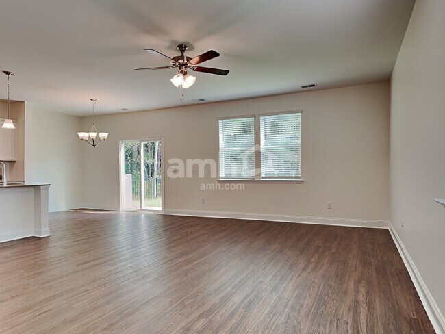 Building Photo - 302 West St