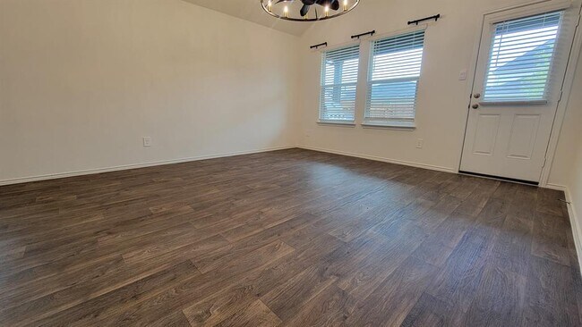 Building Photo - 504 Sandringham Lp