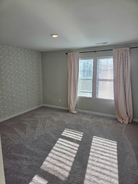 Building Photo - 111 Cranford Dr