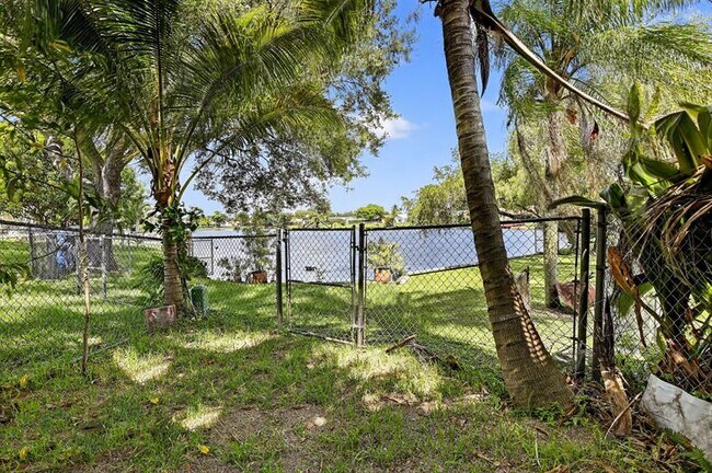 Building Photo - 8201 SW 57th St