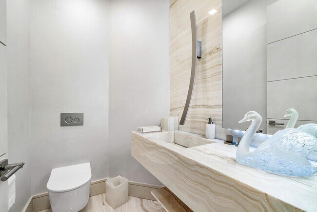 Building Photo - 3506 NW Clubside Cir