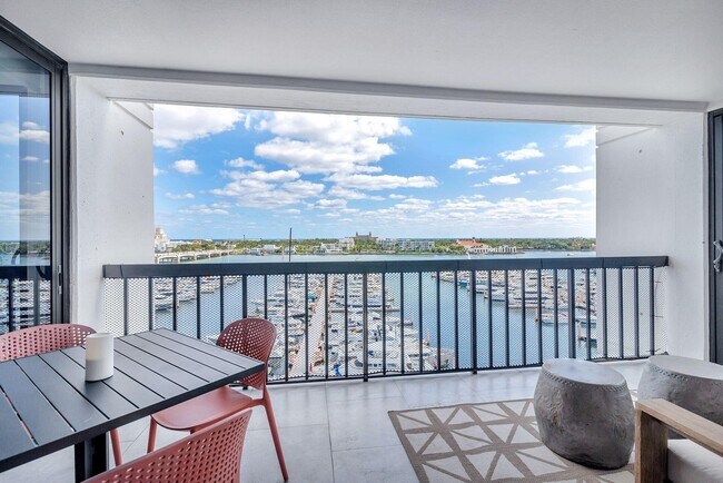 Building Photo - 400 N Flagler Dr