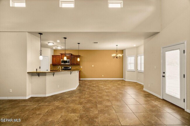 Building Photo - 14117 Rainbow Point Dr