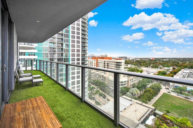 Building Photo - 121 NE 34th St