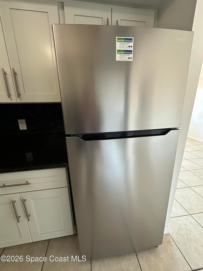 Building Photo - 837 Hickory St