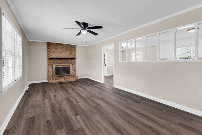 Building Photo - 1354 Rogers Rd