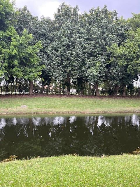 Building Photo - 321 Lakeview Dr